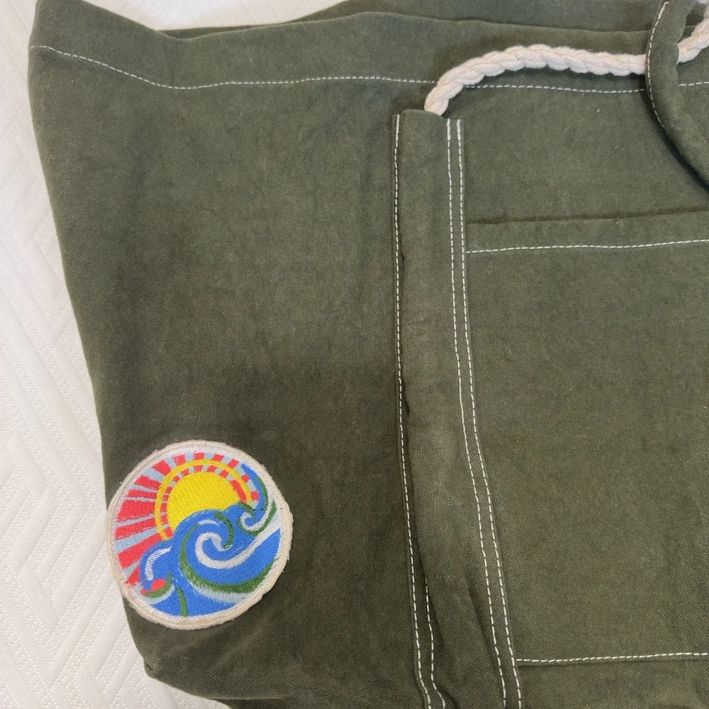 Free People Sea Serpent Weekender Tote Bag Olive Green Canvas NWT $128 - Picture 12 of 14